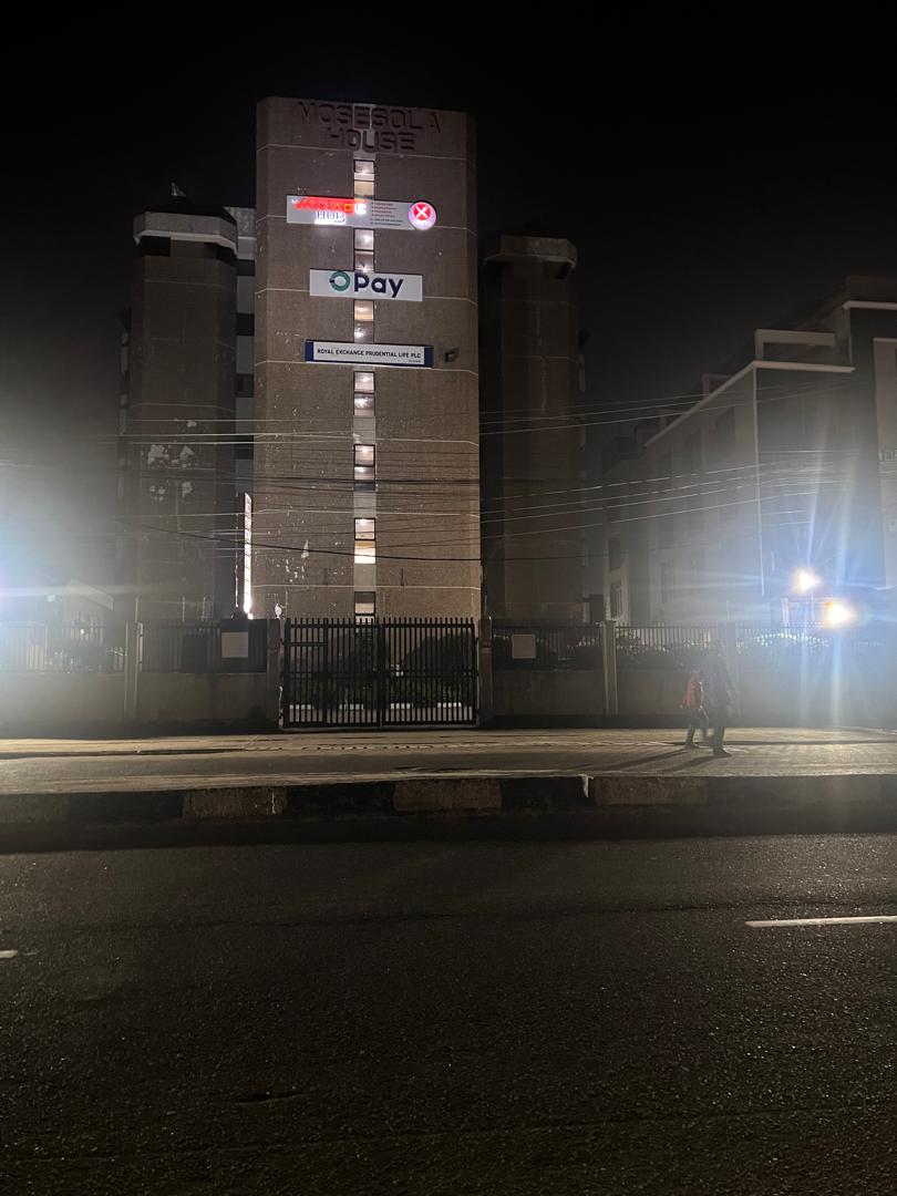 Mosesola House By night
